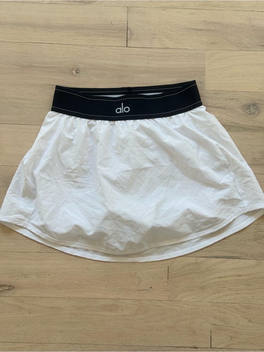 ALO Yoga White Circle Skirt with Black Elastic Waistband